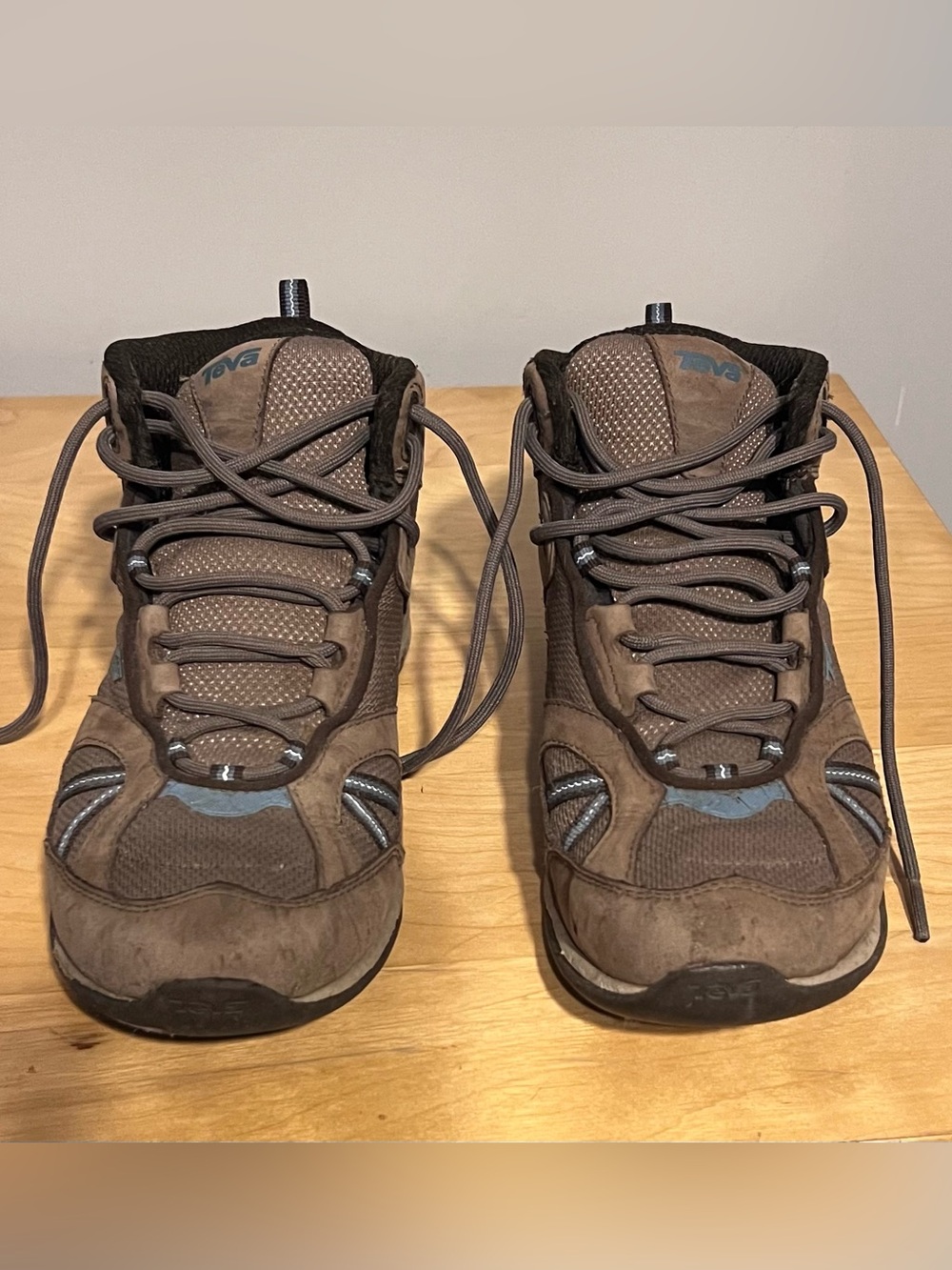 Teva Women Tan Brown Lace-Up Hiking Boots size 7.5
